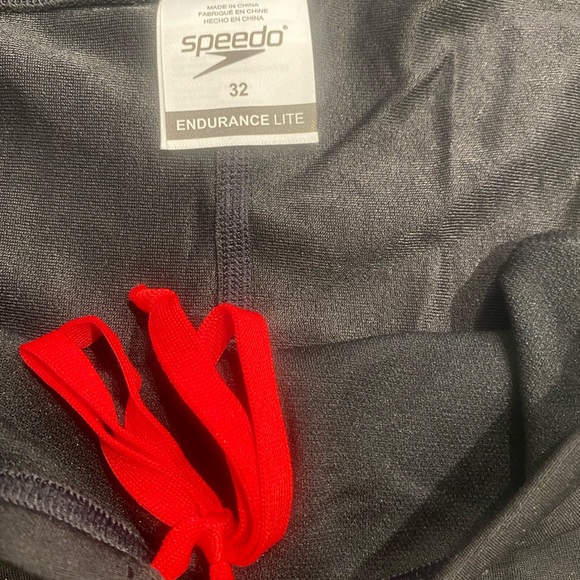 Speedo men Canada 🇨🇦 Olympic jammer. NWT. 32. - Picture 5 of 12